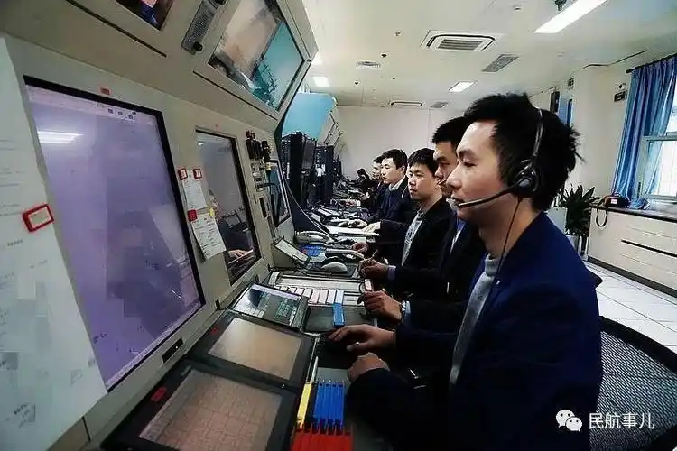 民航福建空管分局塔台管制员 摄影:马尔东彦