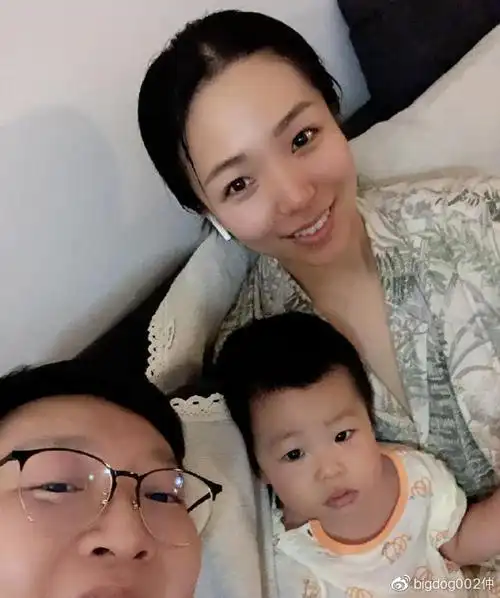 郭德纲爱徒娶了谁张鹤伦娶粉丝孟鹤堂娶同事岳云鹏拖拉机迎亲