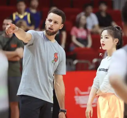 29日,上海,库里中国行见面会.