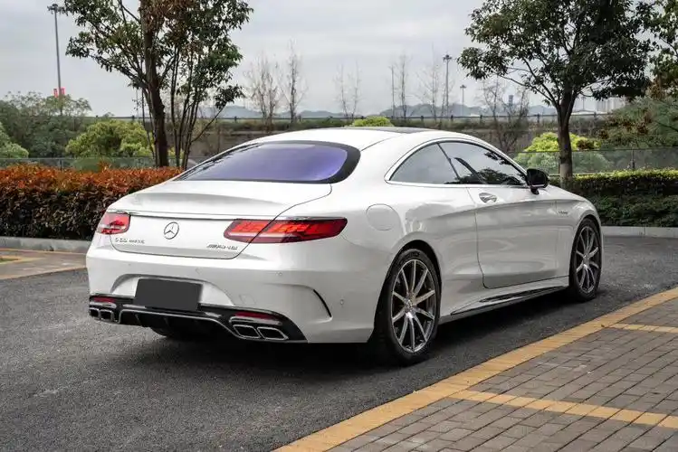 amg s63 coupe 在路上应该很少见了吧781597_奔驰s级 amg社区