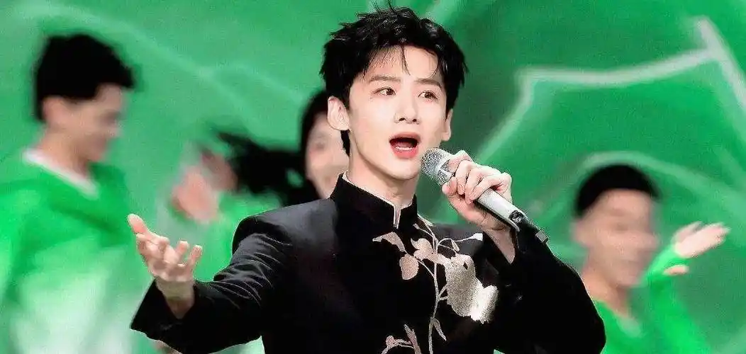 白敬亭风波影响大!知情人曝幕后人员被连累:没了奖金