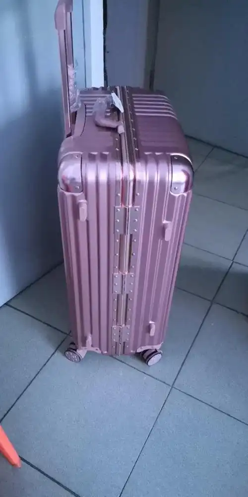 真实体验评测卡帝乐鳄鱼什么档次神评测卡帝乐鳄鱼行李箱质量好不好