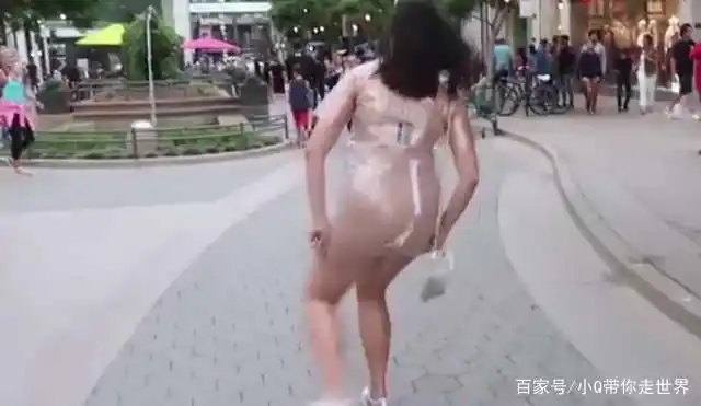 世界上最奇葩的裙子,一激动就变透明,你敢穿么?