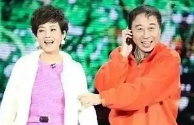 冯巩的老婆是谁 冯巩的媳妇照片-佳迪双