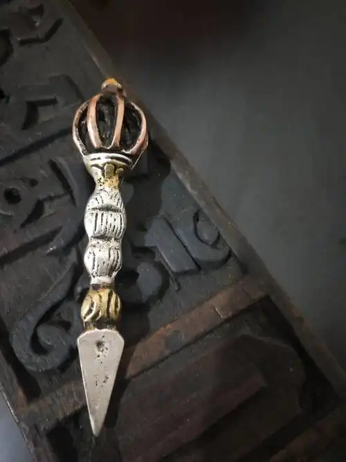 金刚杵九股降魔杵手工三色铜小号佛教用品法器把件民族风尼泊尔