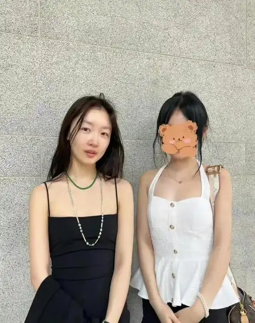 也许她真的身价比周冬雨还要豪好几倍,但是