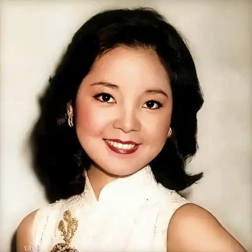 邓丽君各个时期的高清图片