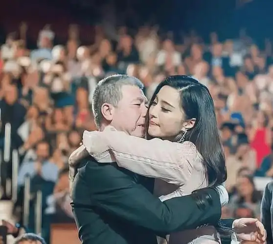 (范冰冰和王中磊)(范冰冰和张纪中)(范冰冰和杨受成)(范冰冰和成龙 坐