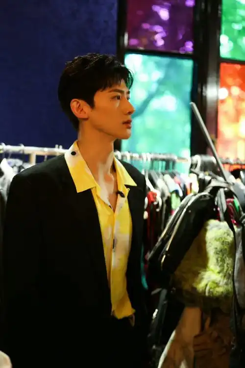 白敬亭超话晚上好白敬亭电脑壁纸 | 白敬亭行程@白敬亭