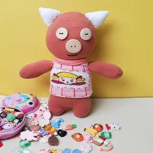 新款手工布艺diy公仔礼品制作玩偶布娃娃  袜子娃娃材料包纽扣猪