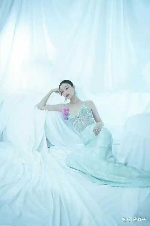 倪妮最新美照分享清清浅浅绿霓裳亦真亦幻美如梦倪妮好美啊