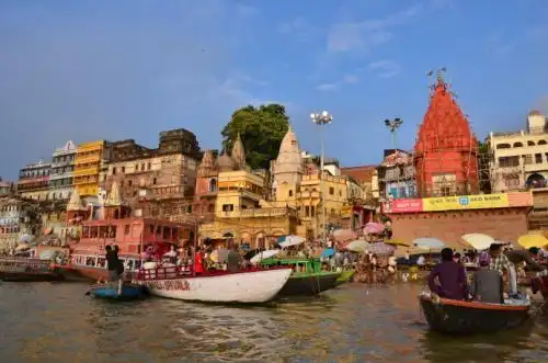 让印度人民极其热爱的恒河牌矿泉水,5块钱一瓶,你敢买来喝吗?