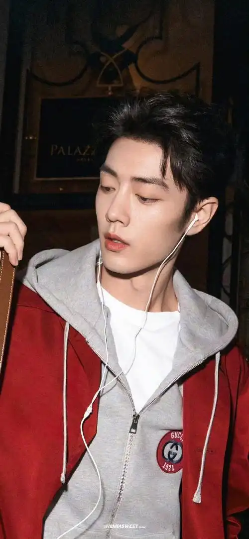 肖战壁纸超话#13肖战我喜欢你#xz#肖战#    你是天空最美的那颗