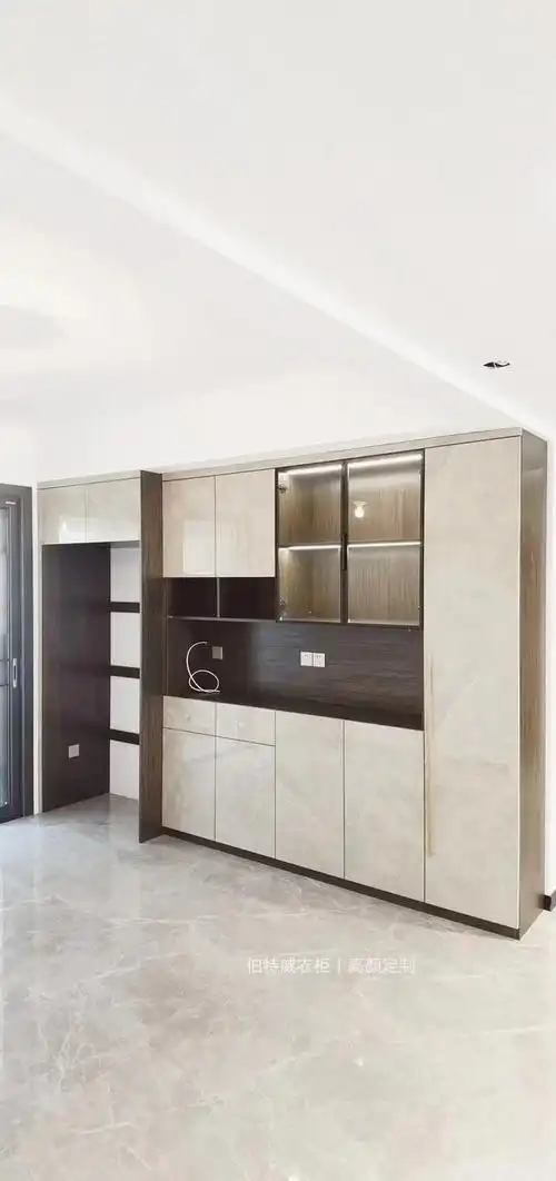 在衣柜定制的客户中,现代简约风是90后选择最多的风格之一