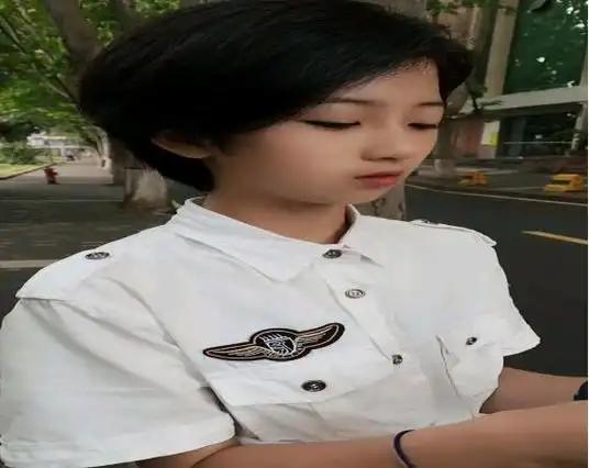 有一个高颜值的孩子,对于父母来说,是一件非常幸福