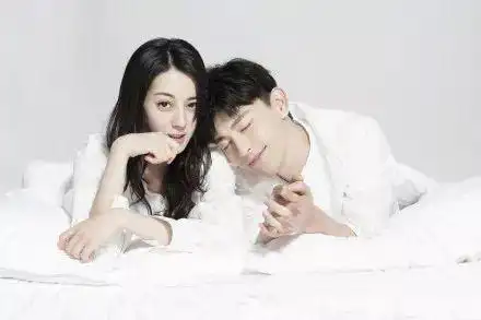 迪丽热巴强吻邓伦这才是明星恋爱的正确打开方式