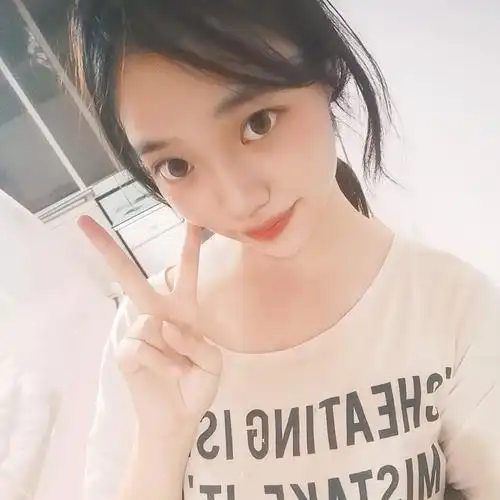 在朋友圈发一堆自拍会不会显得自己很臭美_(ω.