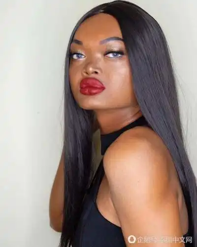 奇丑女生因自信而改变命运现在成明星