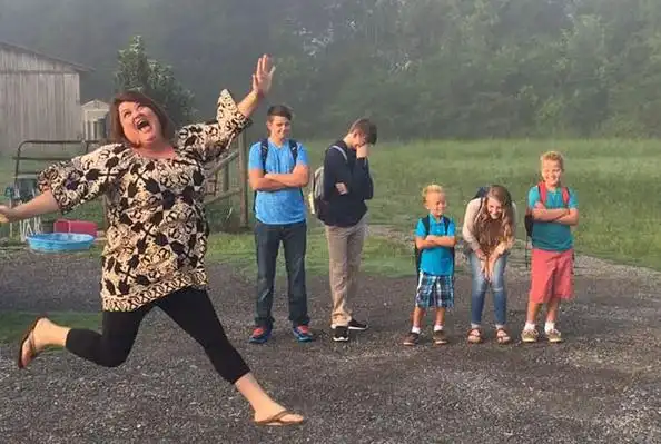 孩子开学啦!外国父母高兴到飞起来