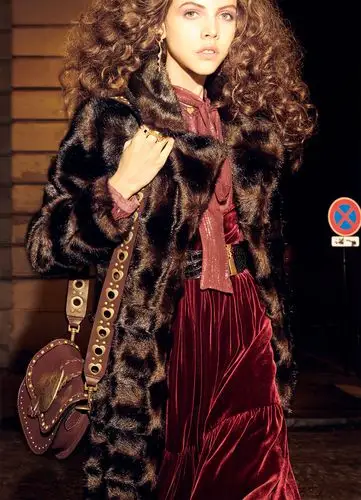 2018/19秋冬 广告海报 女装 西班牙 画册 品牌情报 欧美 国际 快时尚