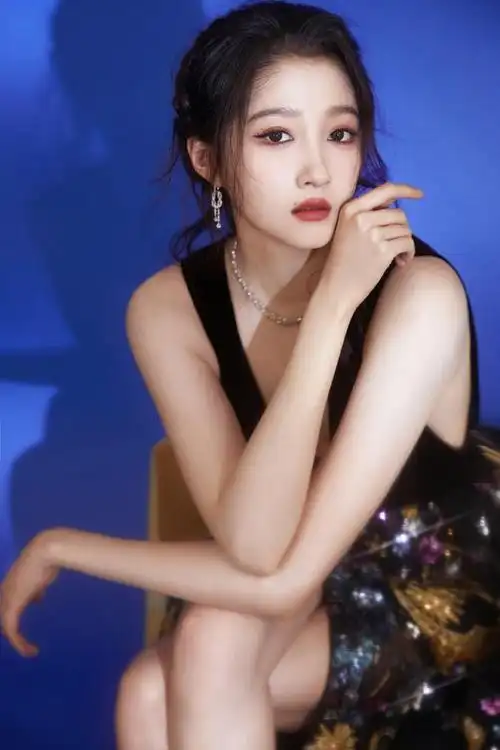 关晓彤 x 微博视界大会 演绎zuhair murad