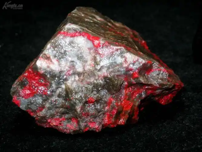 【图】大红袍鸡血石原石大料,硬地,169克!