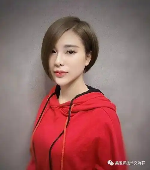 今年流行"不等式"短发,职业女性的最爱哦!