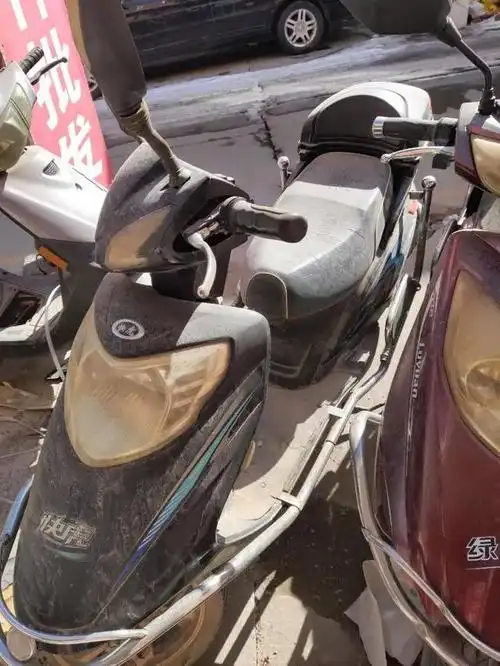 电动车外壳撞裂了能修嘛,电动车车头外壳撞烂了