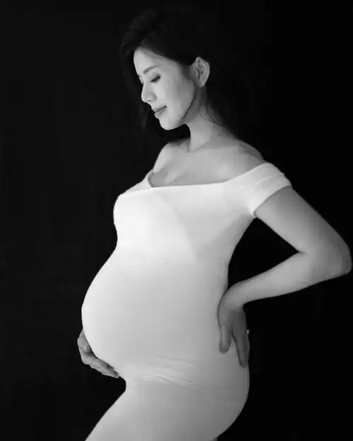 预产期在6月 tvb女星晒性感孕照宣布怀女宝宝