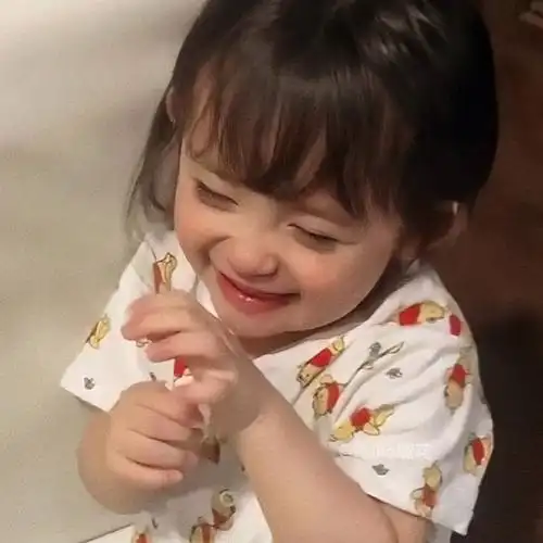 楼主本人超级喜欢用笑的很甜的小女孩/美女做头像,给人一种元气满满