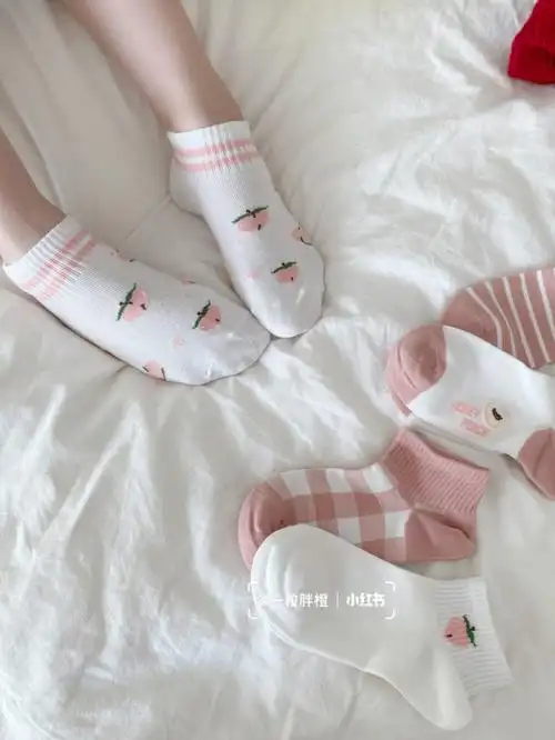 是少女心的可爱奶油系的袜子04呀