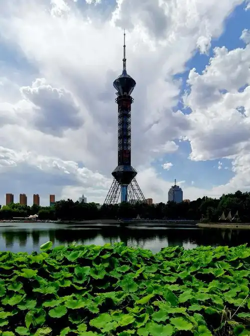 石家庄电视塔孟夏华为手机摄于石门世纪公园