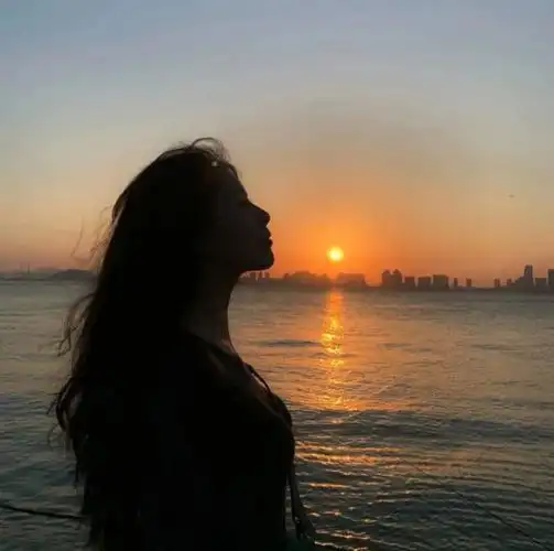 温柔日落小仙女头像