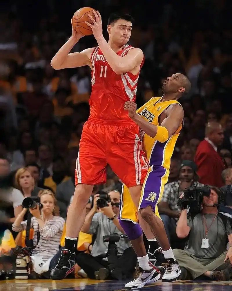 老照片-姚明vs科比(2009/5/4nba西部半决赛)#n - 抖音