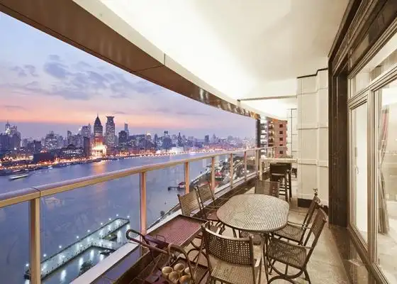 汤臣一品,土豪的世界 请注意,纽约已经是世界的经济和金融中心,而