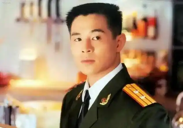 原创李连杰放弃中国身份移居国外最后却加入新加坡身份这是为什么