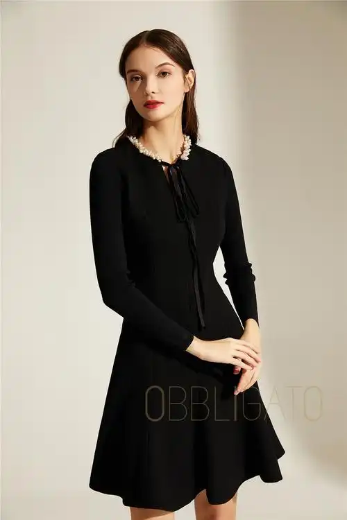 奥丽嘉朵/obbligato 黑色领口珍珠装饰收腰伞摆连衣裙1c68305391