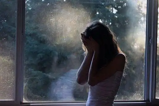 15句平安夜描述孤单的伤感句子孤单是一个人的狂欢