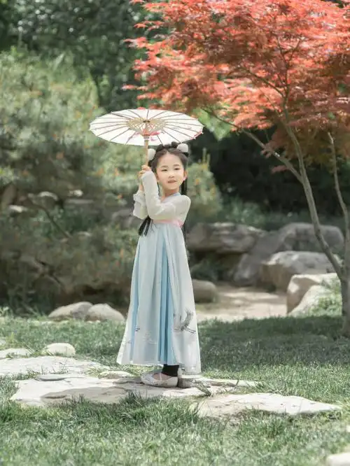 儿童摄影古风汉服写真公园拍照