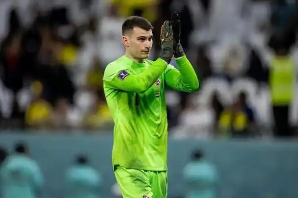 曼联激活1000万欧元买断条款,将签下世界杯门神利瓦科维奇!