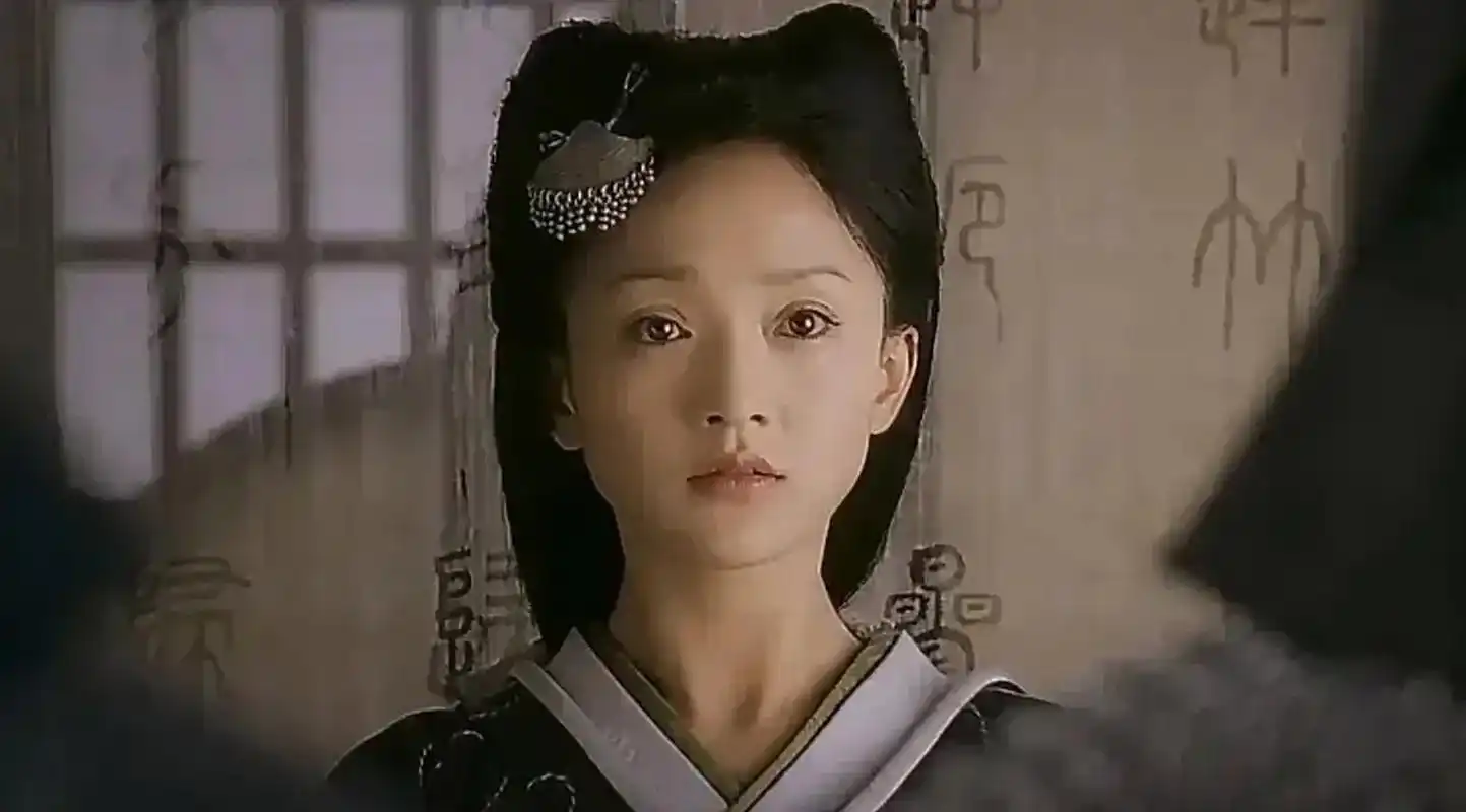 看看画皮1导演陈嘉上和画皮2导演乌尔善的对比,同一个周迅同一个角色