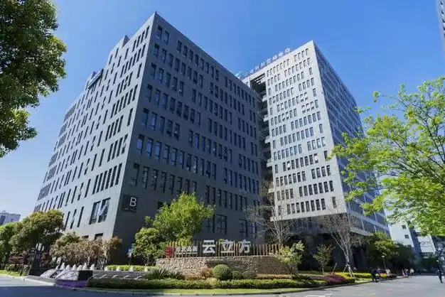 展望未来,市北高新园区将积极布局"双碳"经济,以"双碳"工作赋能园区