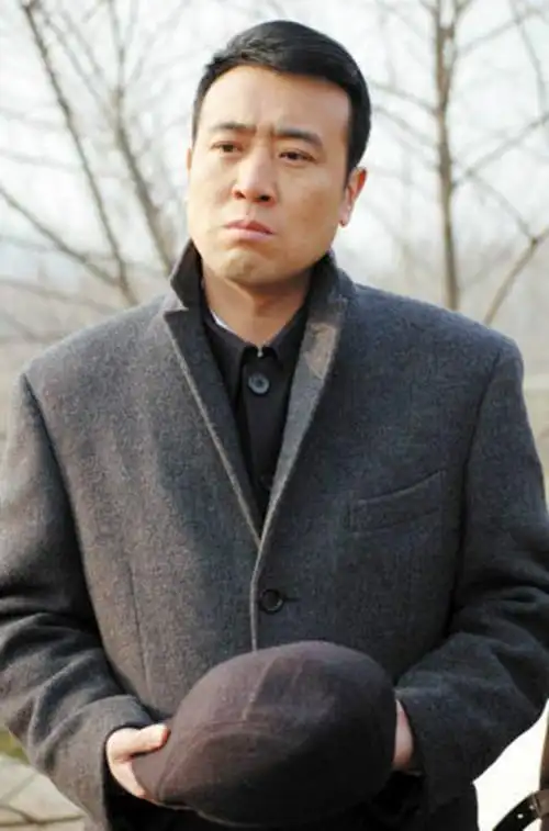 2015年1月主演电视剧《伪装者》,饰演明楼.