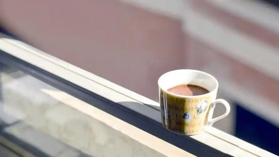 文艺清新的茶杯静物摄影高清宽屏桌面壁纸