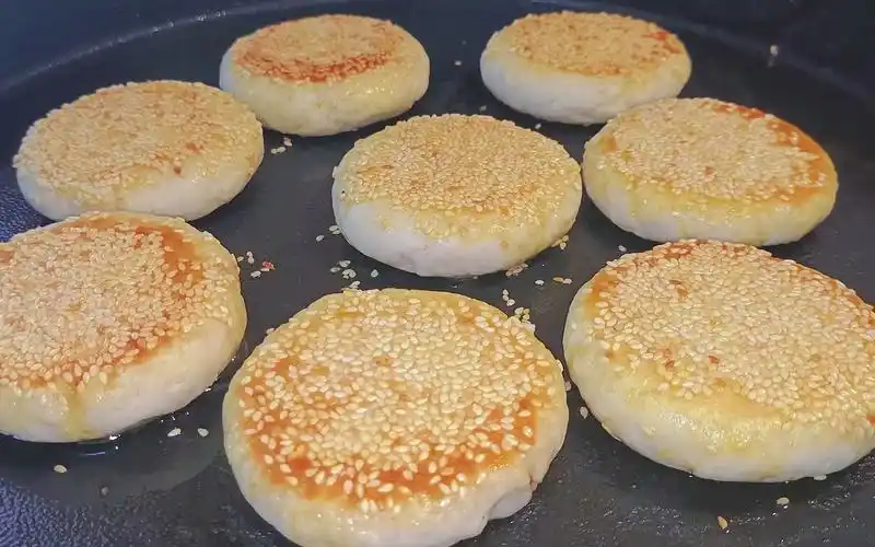 日售2000多个的糯米豆沙饼,面点师分享详细步骤,好吃又解馋