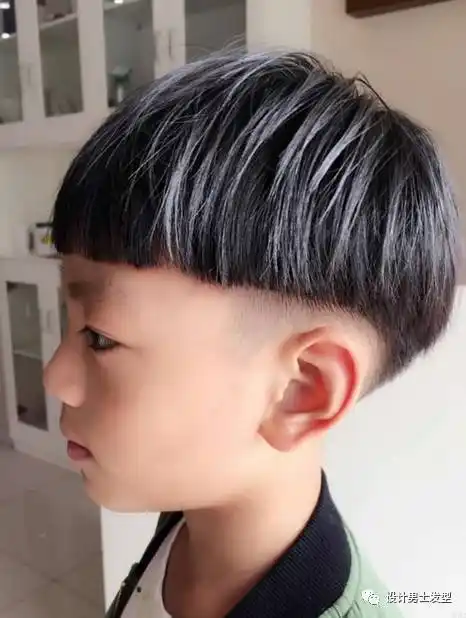 小帅哥流行"西瓜太郎头"