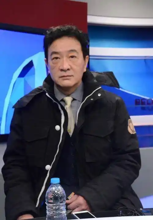 周里京:我一生清高,认真拍戏不搞绯闻,三十年不敢忘亡妻_生活_张巍