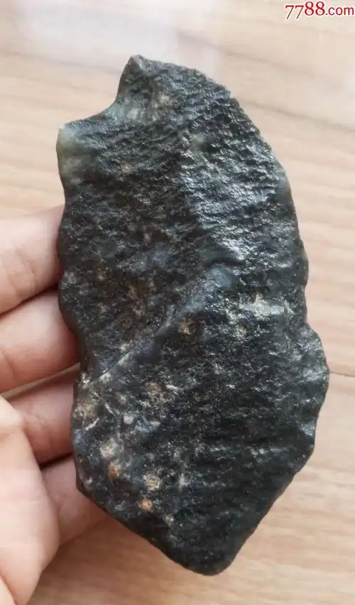 3621和田玉白底青花墨玉戈壁料原石209.3克