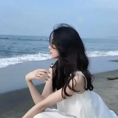 高级感冷淡风女生头像