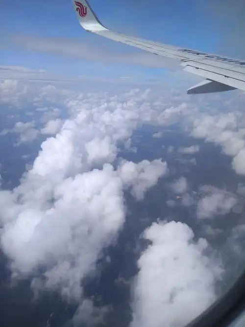 飞机上拍的天空.